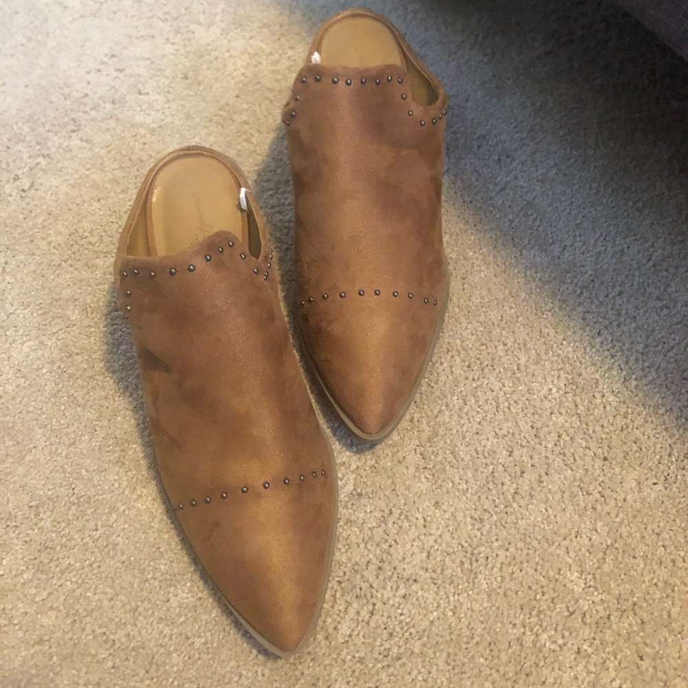Universal Thread (target) brown mules, size 9